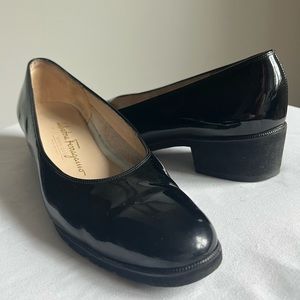 Salvatore Ferragamo size 8 black coated leather shoes